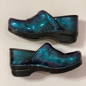 Dansko XP Mermaid Metallic Clogs 39 8-8.5